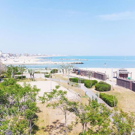 Hotel Paloma Beach Front Chiringuitos Time Rimini Extérieur photo