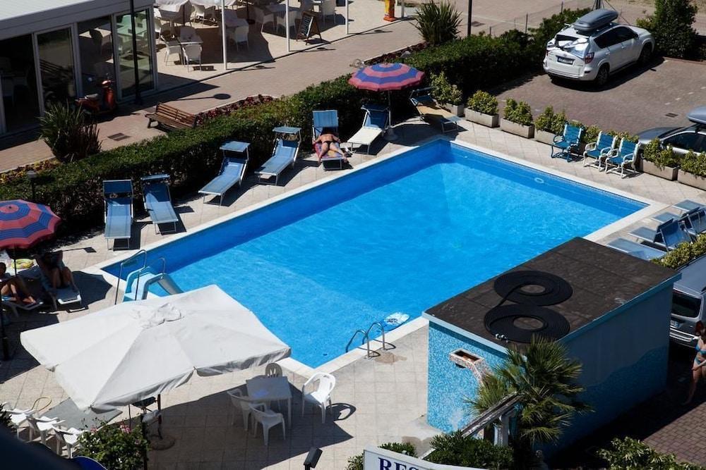 Hotel Paloma Beach Front Chiringuitos Time Rimini Extérieur photo